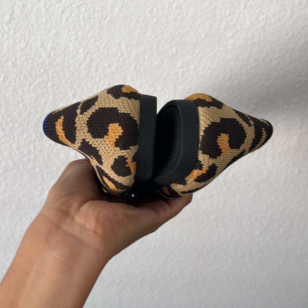 Rothys Pointed Cheetah Print Flats Size 6.5 - Picture 4 of 8